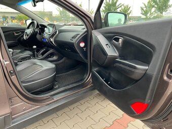 Hyundai IX35 1.7 CRDi 85kw ČR NAVI TOP VÝBAVA - 13