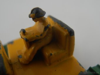 Morris J2, Commer van Nestles, Caterpillar - 13