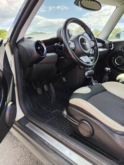 Mini Cooper R56 1,6i Benzín 88kw white pepper,Klimatronic - 13