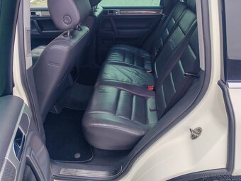 Volkswagen Touareg R line 3.0 TDI V6 4motion 176kw CASA - 13