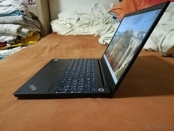 Lenovo E15. i5-10210U. 15,6 FHD. 16 GB. NVMe 512 GB. - 13