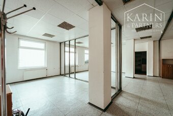 NA PREDAJ PODNIKATEĽSKÝ OBJEKT, HOLÍČ - 13