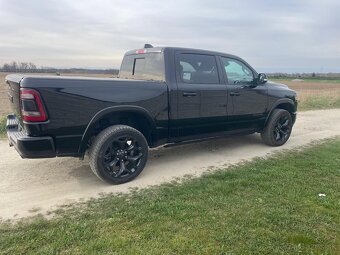 Ram 1500 Limited 2022 najeto 8 000km - 13