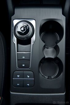 Kuga 2.5L Duratec PHEV Titanium CVT, ACC, Lane Assist - 13