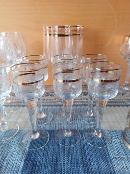 Socialisticke pohare, keramika a mosadzne predmety - 13