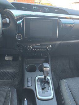 Toyota Hilux 2.4 D 110kW 4WD AT6 2017 - 13