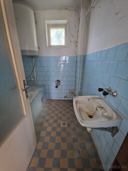 Na predaj 3 izbový rodinný dom - 13