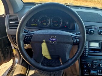 Volvo XC90 2.4 D5 MOMENTUM - 13