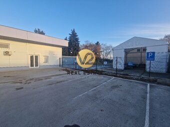 PRENÁJOM - priestory s parkovaním a pozemkom vhodné pre obch - 13