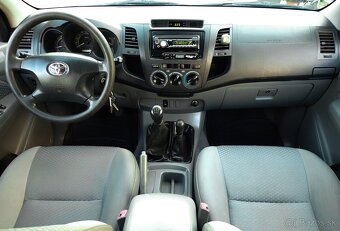 TOYOTA HILUX 2.5 D-4D 4x4 - UZAVIERKA 2009- NOVA STK-HARDTOP - 13