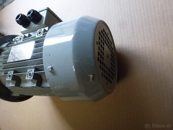 Predám motory 630W a 660W s prevodovkami - 13