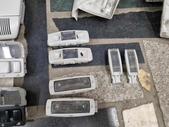 STROPNICA SKODA OCTAVIA 2 OBLOZENIA STLPIKOV SVETLA PLASTY - 13