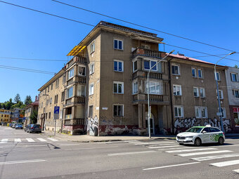 Príjemný 2i byt s 2 loggiami v centre Žiliny - 13