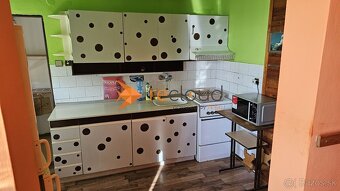 ZNÍŽENÁ CENA  Predám 3 izbový byt s veľkou jedálňou a gará - 13