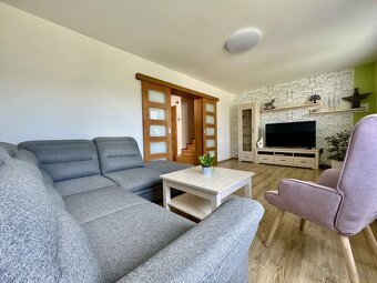 Na predaj komfortný 6-izbový rodinný dom s garážou - 13