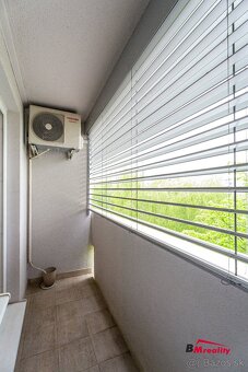 Na predaj slnečný 3 izbový byt s balkónom na ulici Kpt. J. N - 13