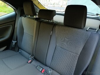 Toyota Yaris Cross Hybrid 4x4 rok 2021, najeto: 34.122 km - 13