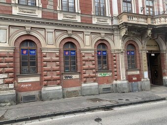Obchodno prevádzkové priestory v centre mesta prenájom - 13