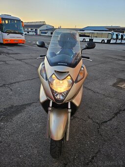 HONDA SILVERWING 600. 37KW - 13