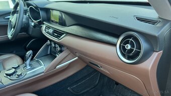 Alfa Romeo Stelvio 2.0 GME AWD Sr1 dph - 13