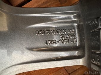 ORIG.LAND ROVER DEFENDER R20 255/60/20 AT GOOD YEAR - 13