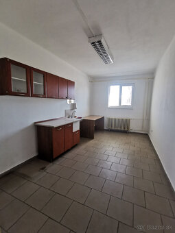 Prenájom skladu 602m2. - 13