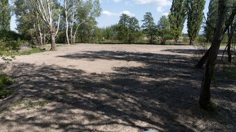 Veľký stavebný rožný pozemok Malé Leváre - 13