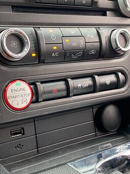 Ford Mustang Cabrio 3.7 V6 224kw - 13