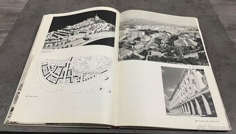 Atlasy, knihy - socializmus - 13