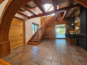 Výnimočný RD s krásnou záhradou a dvojgarážou – Chynorany - 13