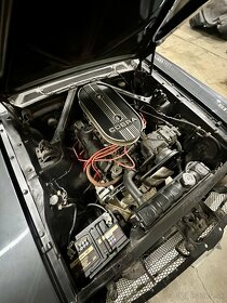 Ford Mustang FASTBACK V8 - 13