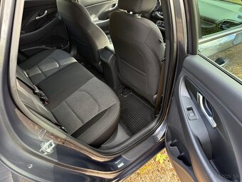 Hyundai i30 CW 1.5 T-GDi mHEV iMT Play - 13