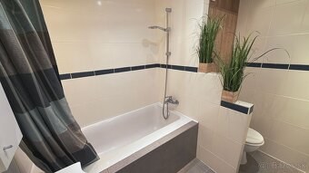 Priestranný a svetlý 3-izbový byt - 13