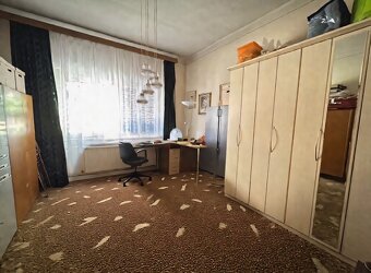 Na predaj starší tehlový rodinný dom za Tromi mostami - 13