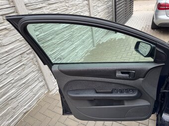 Ford Focus mk2 2007 2.0 TDCi 100kW Ghia - 13