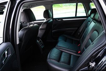 Škoda Superb Combi 2.0TDI CR 125kw Elegance DSG - 13