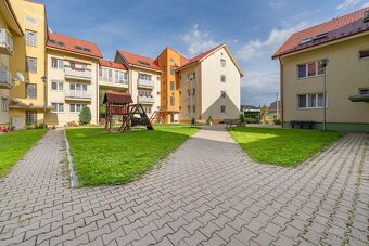 PRIESTRANNÝ ZARIADENÝ 2i BYT S VEĽKOU LOGGIOU 15M2 - PIVNICA - 13