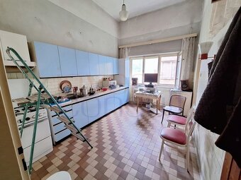 2342 NA PREDAJ MEŠTIANSKY DOM S PRÍJEMNOU ATMOSFÉROU V CENTR - 13