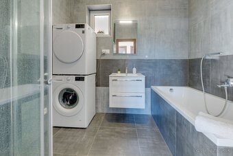 Unikátny 4-izbový Rodinný dom v Topoľnici s tep. čerpadlom✅ - 13