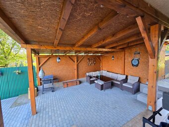 REZERVOVANÉ Celoročná chata s nádherným pozemkom 1135 m2 - 13