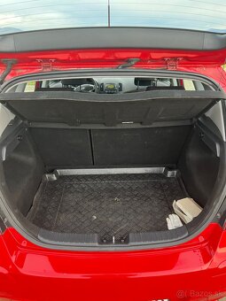 Hyundai i30 1.4 benzín 80kW 2010 62900km 1. Majiteľ, SK auto - 13