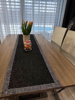 Jedálenský stôl - 13