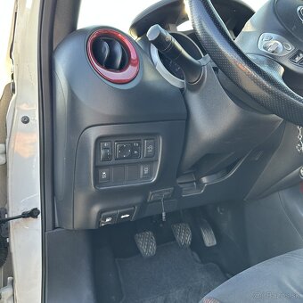 Nissan Juke 85kw benzín 2015 - 13