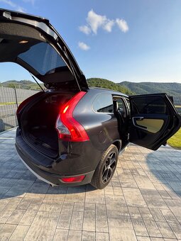 Predám VOLVO XC60 T6 3.0 V6 210 kW AWD Summum Geartronic - 13