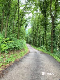 RADO | Slnečný stavebný pozemok v Trenčianskych Tepliciach - - 13