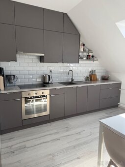 Predám kompletne zariadený 3-izbový byt – 78,5 m² na pešej - 13