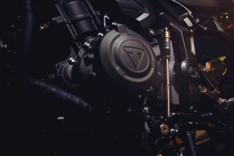 Predám Triumph New Trident 660 - 13