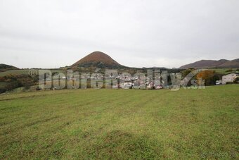 PREDAJ - Slnečný pozemok v malebnom prostredí jesennej príro - 13