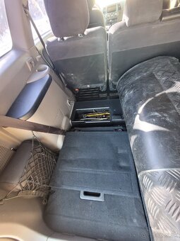 Mitsubishi Grandis - 13
