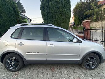 Volkswagen Polo CROSS 1.6 16V - 13